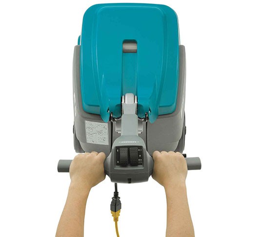 E5 Compact Low-Profile Carpet Extractor alt 3